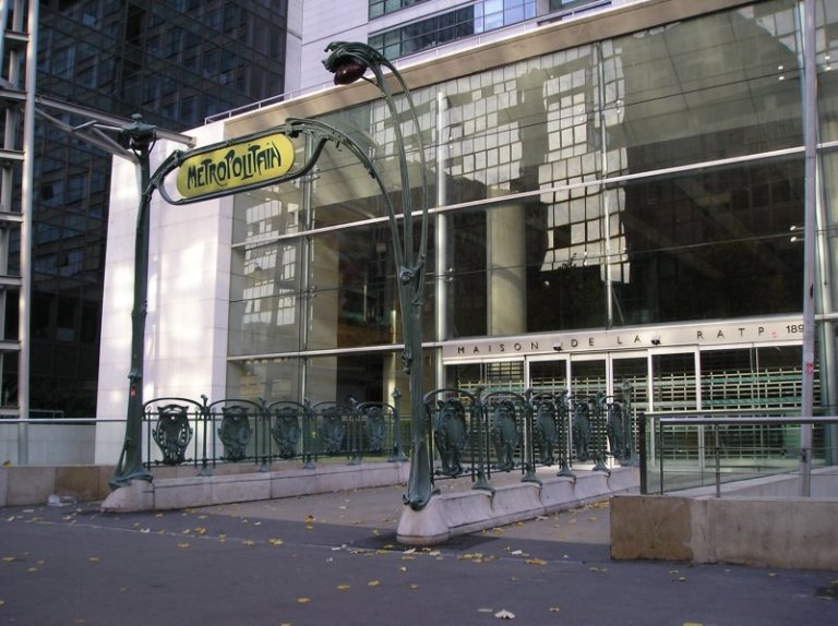 RATP headquarters, Paris. By User Francois Trazzi on fr.wikipedia (Own work) [GFDL or CC-BY-SA-3.0], via Wikimedia Commons